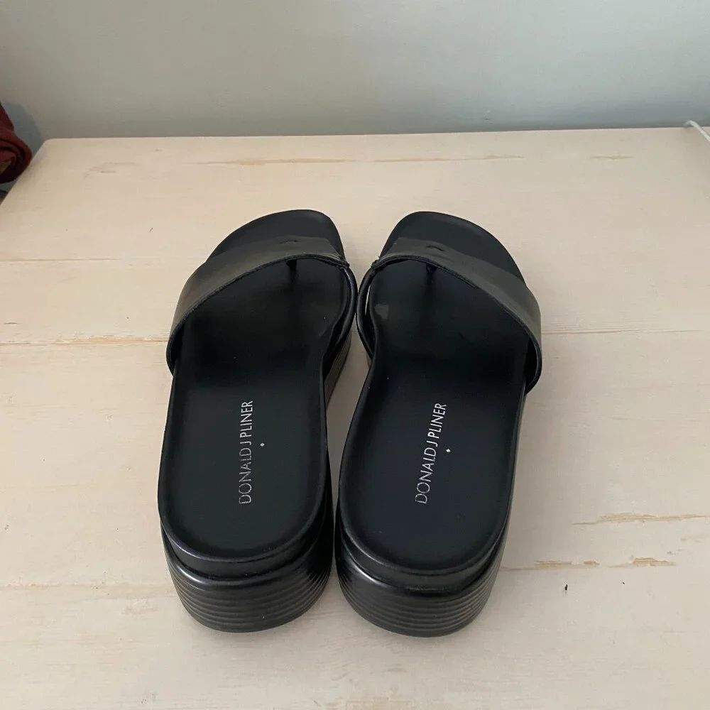 Donald J Pliner Fifi Black Leather Wedge Thong Sandals Slides - Picture 7 of 8